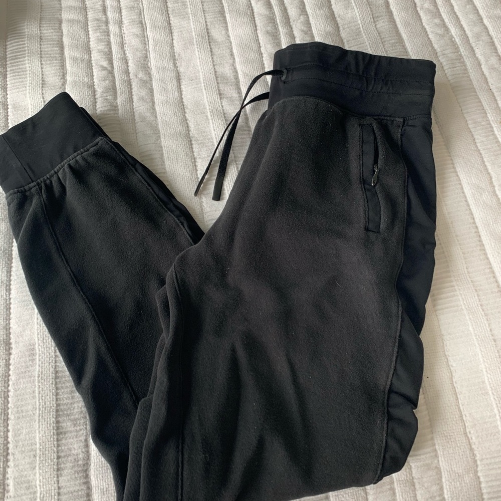 Lulu black joggers